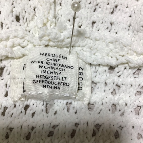 Elegant Cream Hooded Knit Sweater - Picture 5 of 7